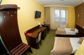 Отель Hotel Szyszko Сувалки Двухместный номер с 1 кроватью или 2 отдельными кроватями-2